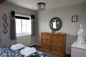 Shaw Cottage bedroom